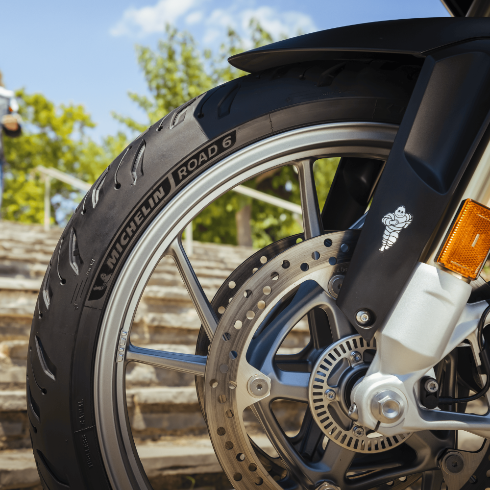 Neumático para Moto Michelin 110/80ZR19 (59W) ROAD 6 F TL